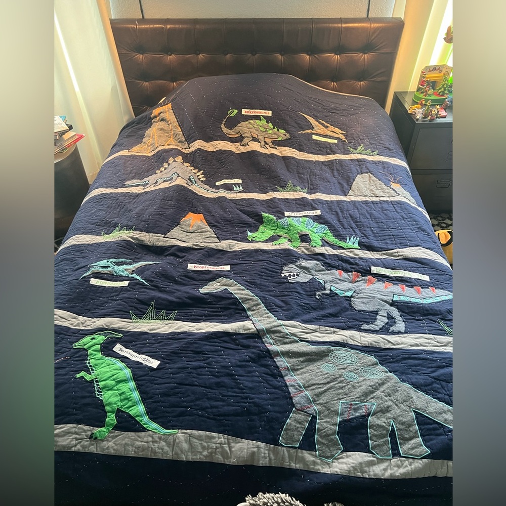 Pottery Barn Kids Dinosaur Full/queen quilt with two shams